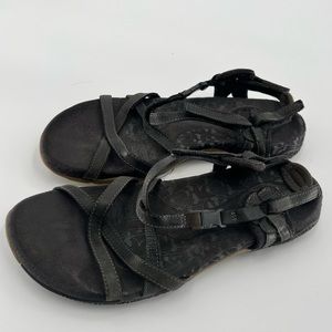 Merrell black sandals black size 9